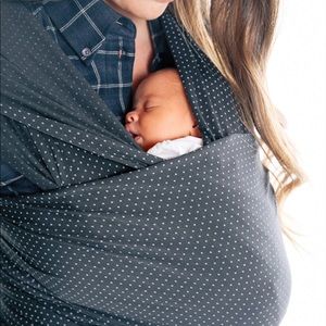 Swiss dot black/gray baby wrap Solly Baby